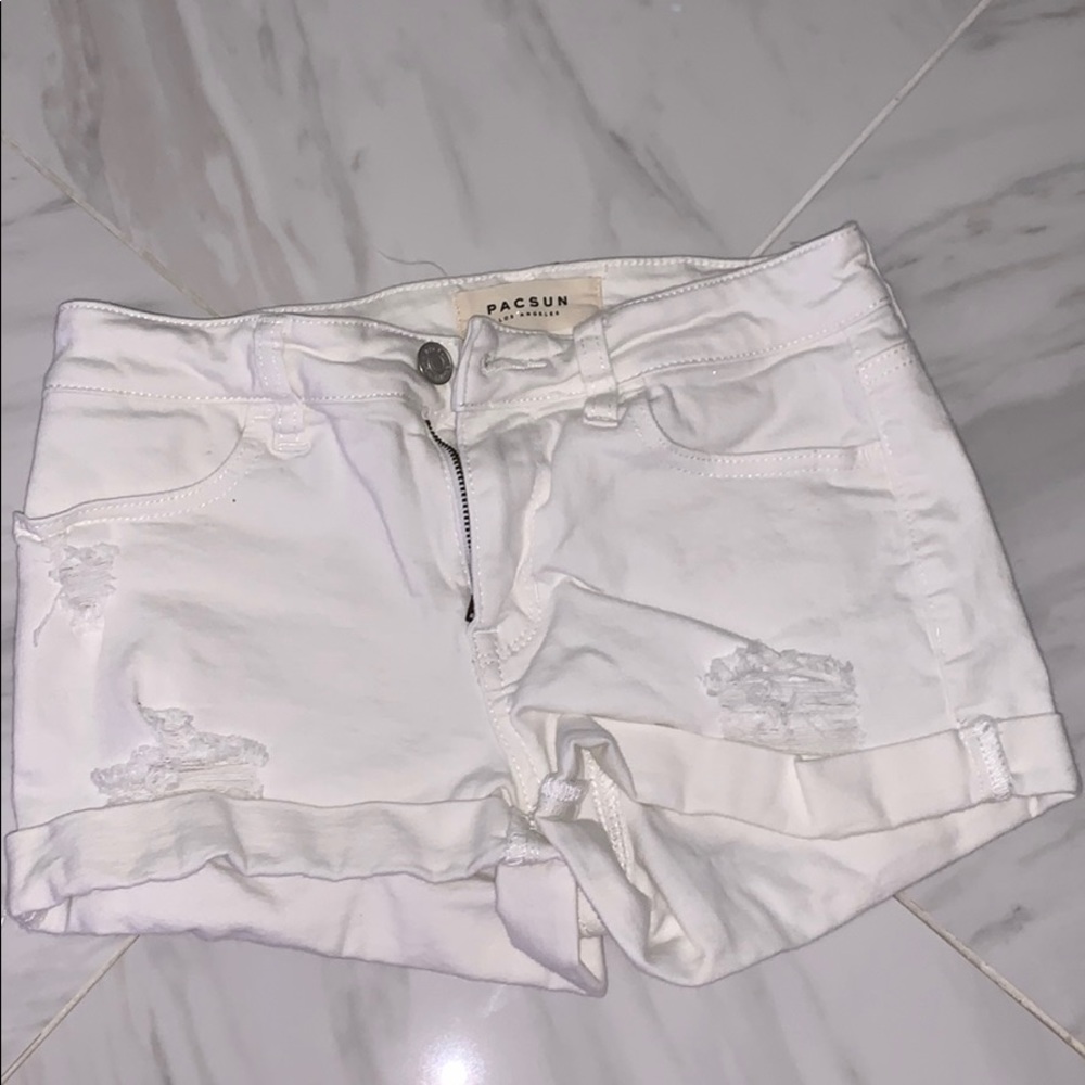 white jean shorts, super stretch